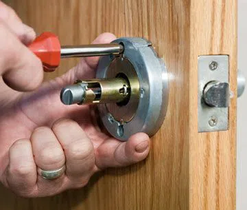 City Locksmith Store Hollywood, FL 954-282-5612 - 13-New-Locks-Installation